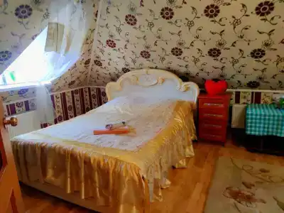 Gold House - 16