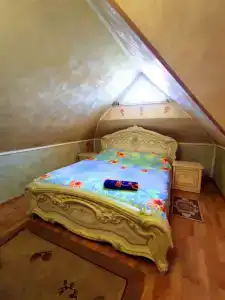 Gold House - 18