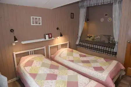У Пруда - 7