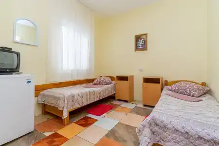 Белый - 69