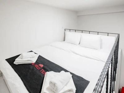 The Red Tent Suite 88 - 29