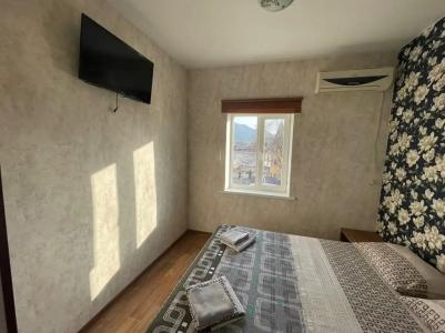 У Александра - 128