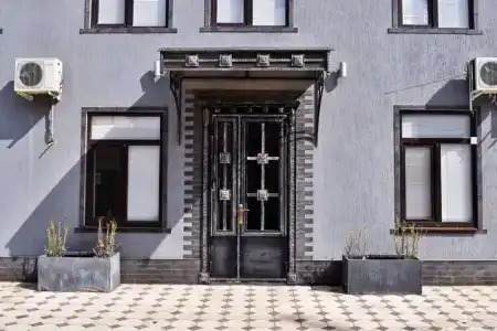 Vip - 1