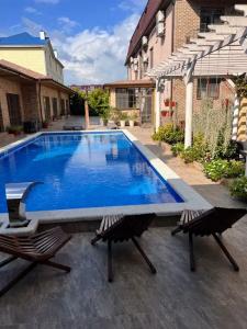  - 0