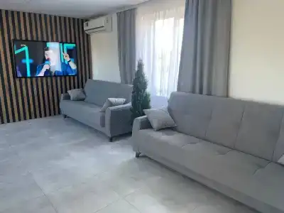 Holiday House - 5