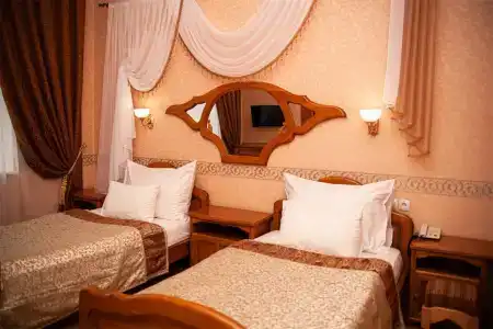 Интурист - 33