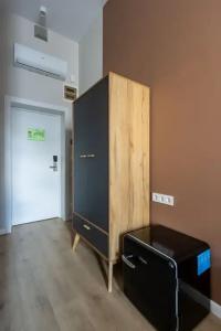 Номера - 285