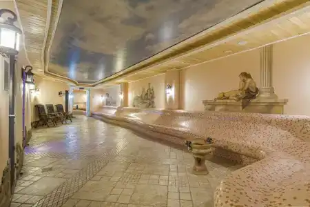 Respect Hall & Spa - 10