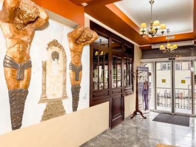 Greek House - 12