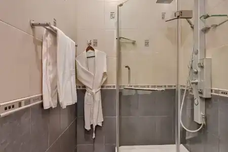 Стела - 28