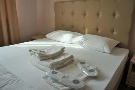 b&b - 13