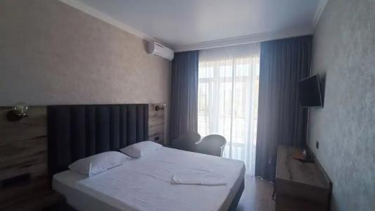 Nikos Plaza - 26