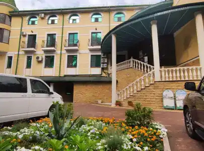 Plaza - 6