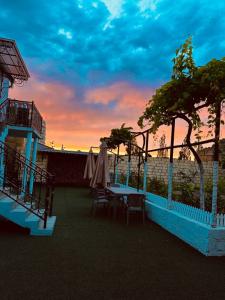 у фонтана - 49