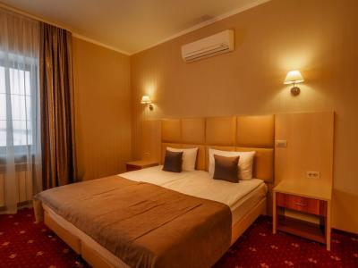 Премьер - 106