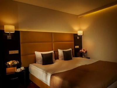 Премьер - 114