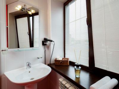 Премьер - 124