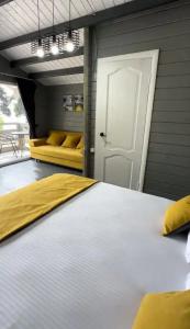 Flora Place - 9