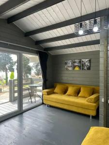 Flora Place - 11