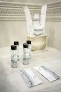 EXCLUSIVE - 200