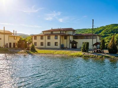 Горное Озеро Травел Хотелс Антураж - 115