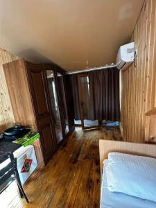 uest house - 50