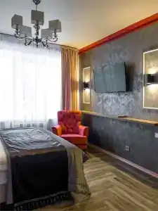 на Манежном - 64