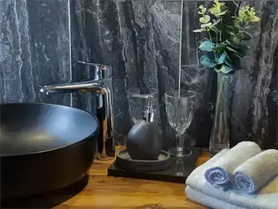 на Манежном - 84