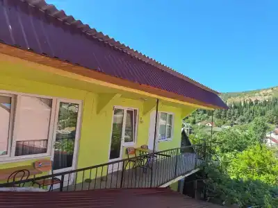 У Лейлы - 1