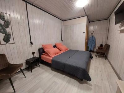 a Inn - 105