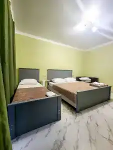 у Ларисы - 83