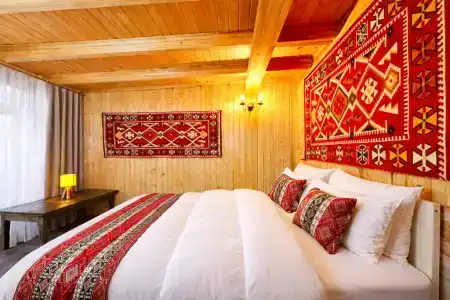 Hayat-Haus - 50