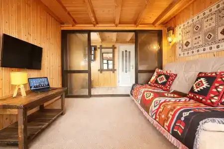 Hayat-Haus - 53