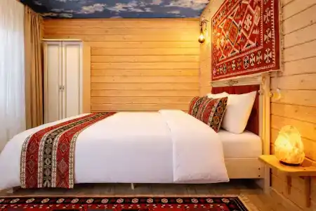 Hayat-Haus - 60