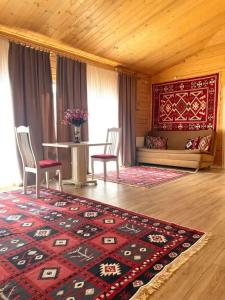 Hayat-Haus - 76
