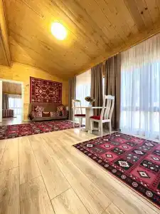Hayat-Haus - 78