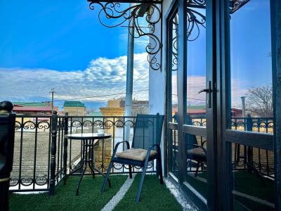 у фонтана - 65