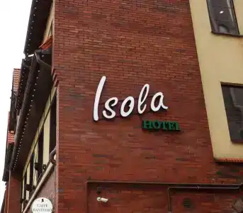 Isola - 0