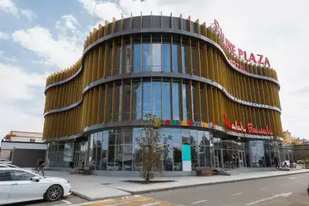 Skyline Plaza - 5