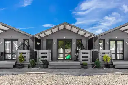 Grey House - 8