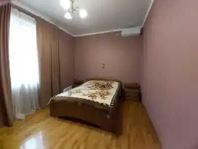Лора - 25