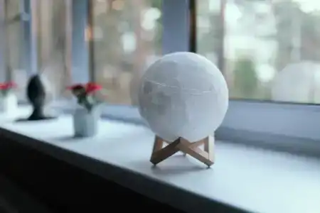 Moon - 10