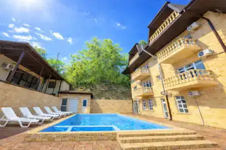 Grenada Hills - 2