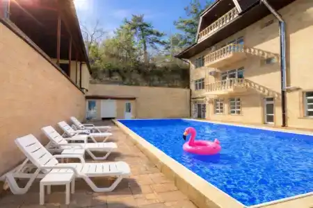 Grenada Hills - 1