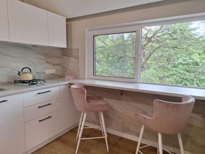 4 Avenue - 26