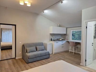 4 Avenue - 25