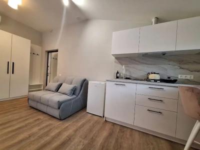 4 Avenue - 19