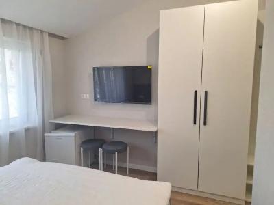 4 Avenue - 34