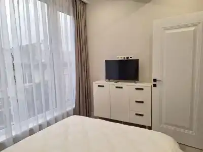 4 Avenue - 42