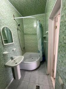 У Валери - 48